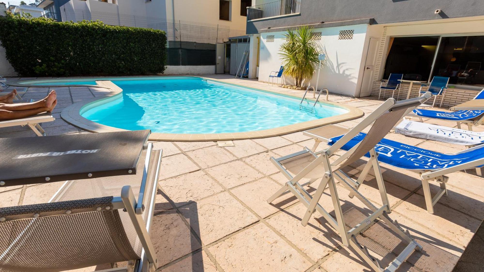 La Plata Hotel - Con Piscina 里乔内 外观 照片
